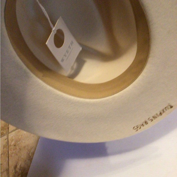 HOST PICK ! 💜🩷💜 Custom WyethXRuxpinsrags rancher - Picture 9 of 10